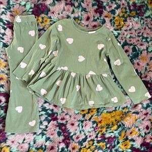 Gap Kids Green and Pink Heart Set